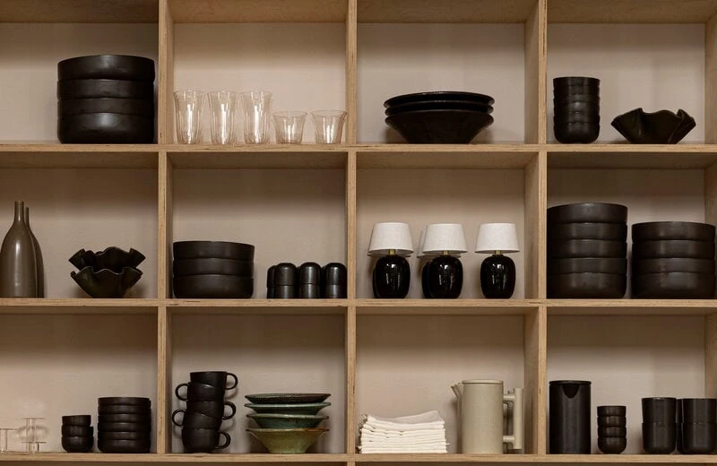 Menu Torso Portable Tischleuchte, Schwarz – Bild 3