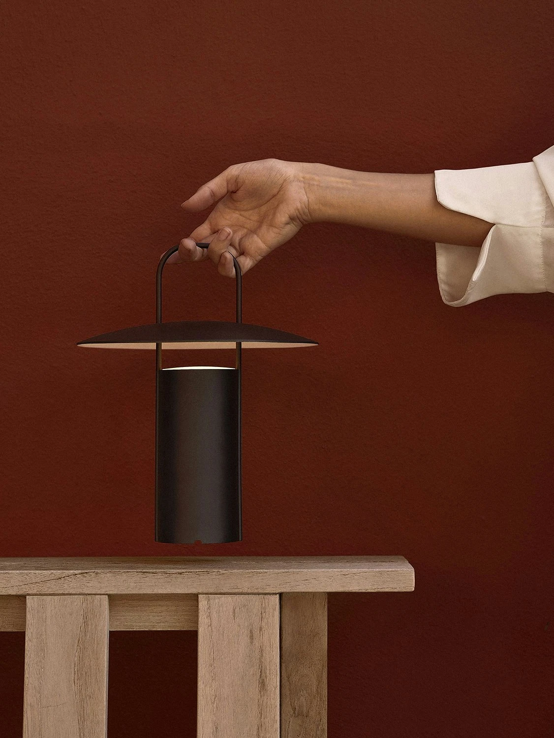 Menu Ray Tischlampe Tragbar, Schwarz – Bild 6